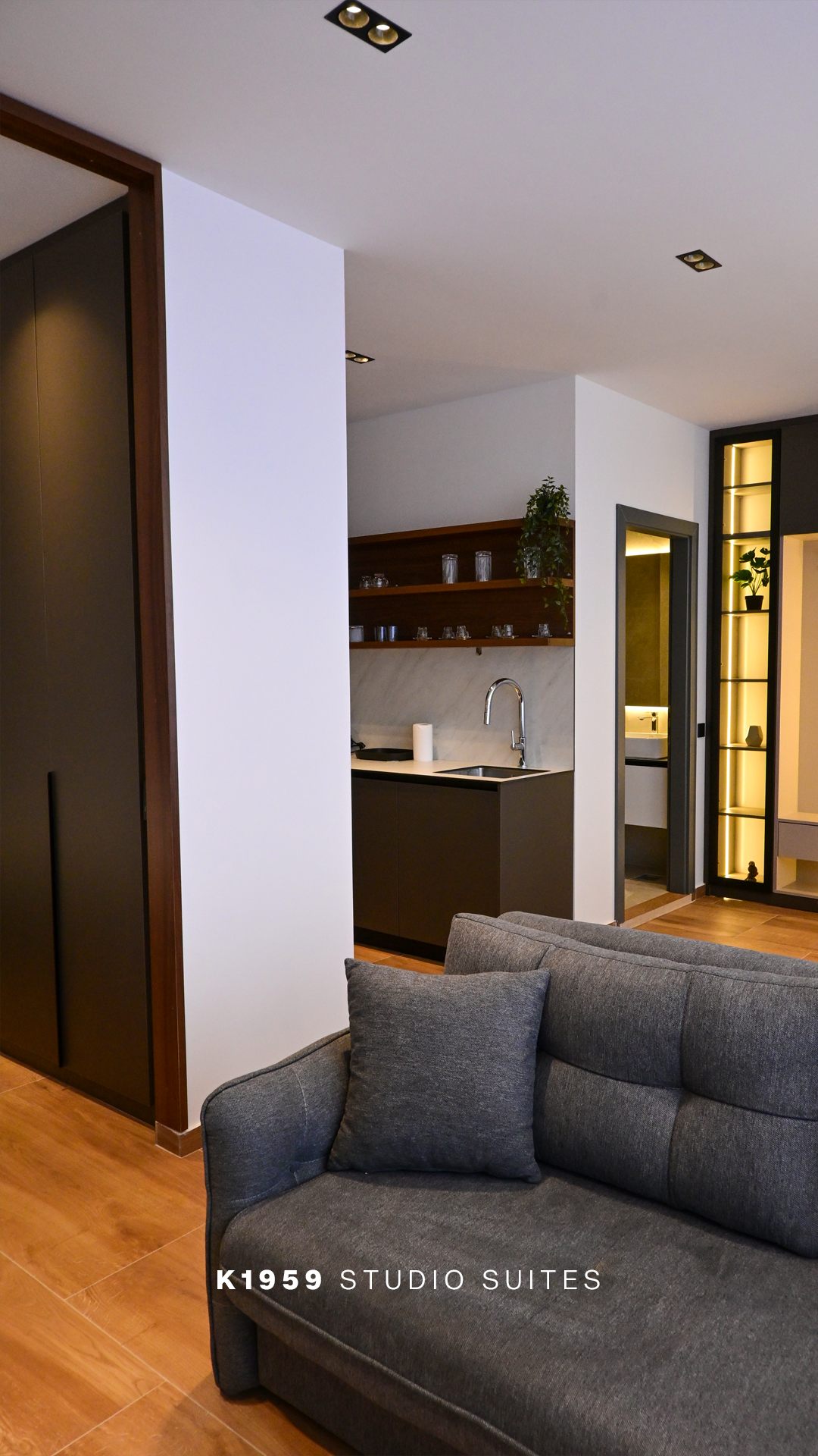 Suite 01 Showcase 4